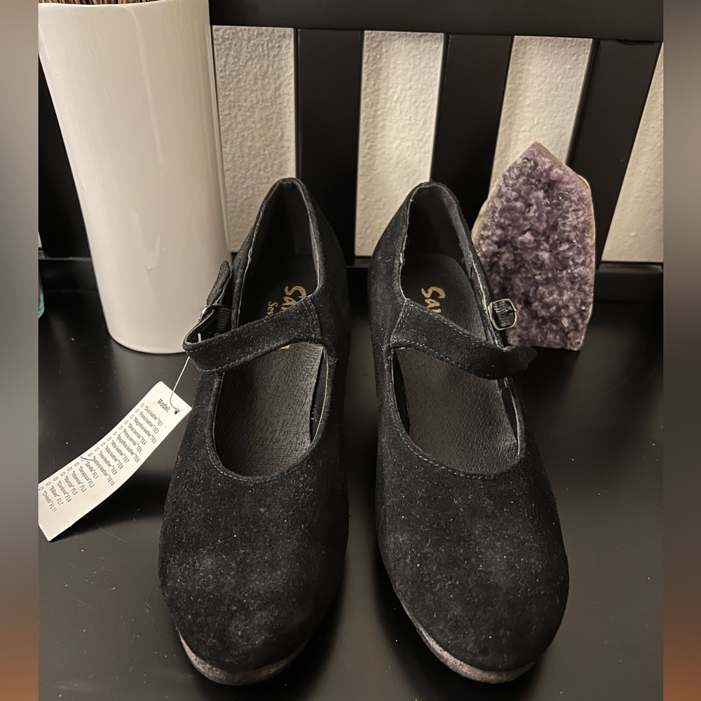 SANSHA Sevilla Suede flamenco dancing shoes.